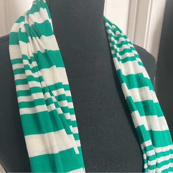 Green and White Stripped Thin Circle Scarf - Picture 4 of 5
